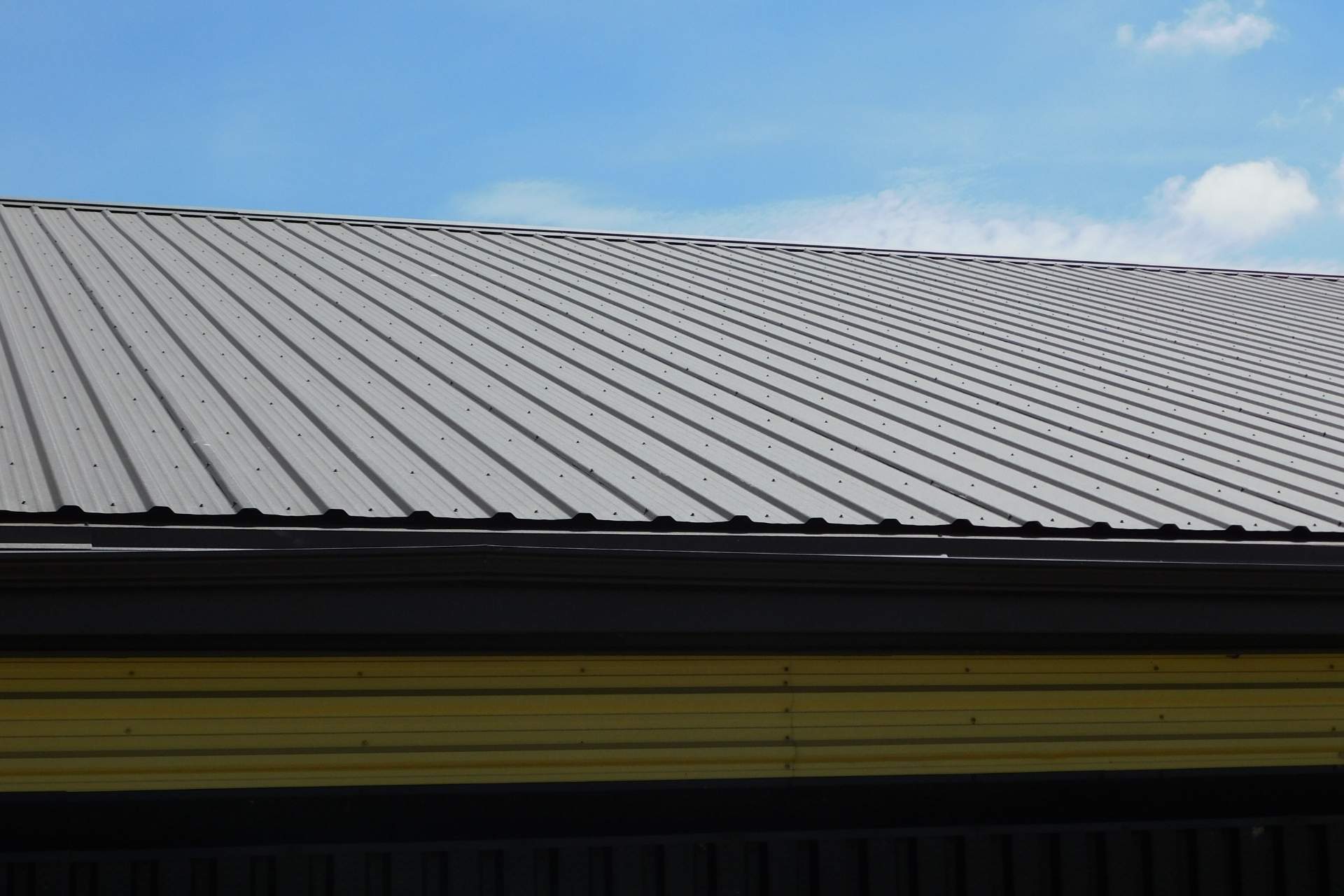 Eavestroughs