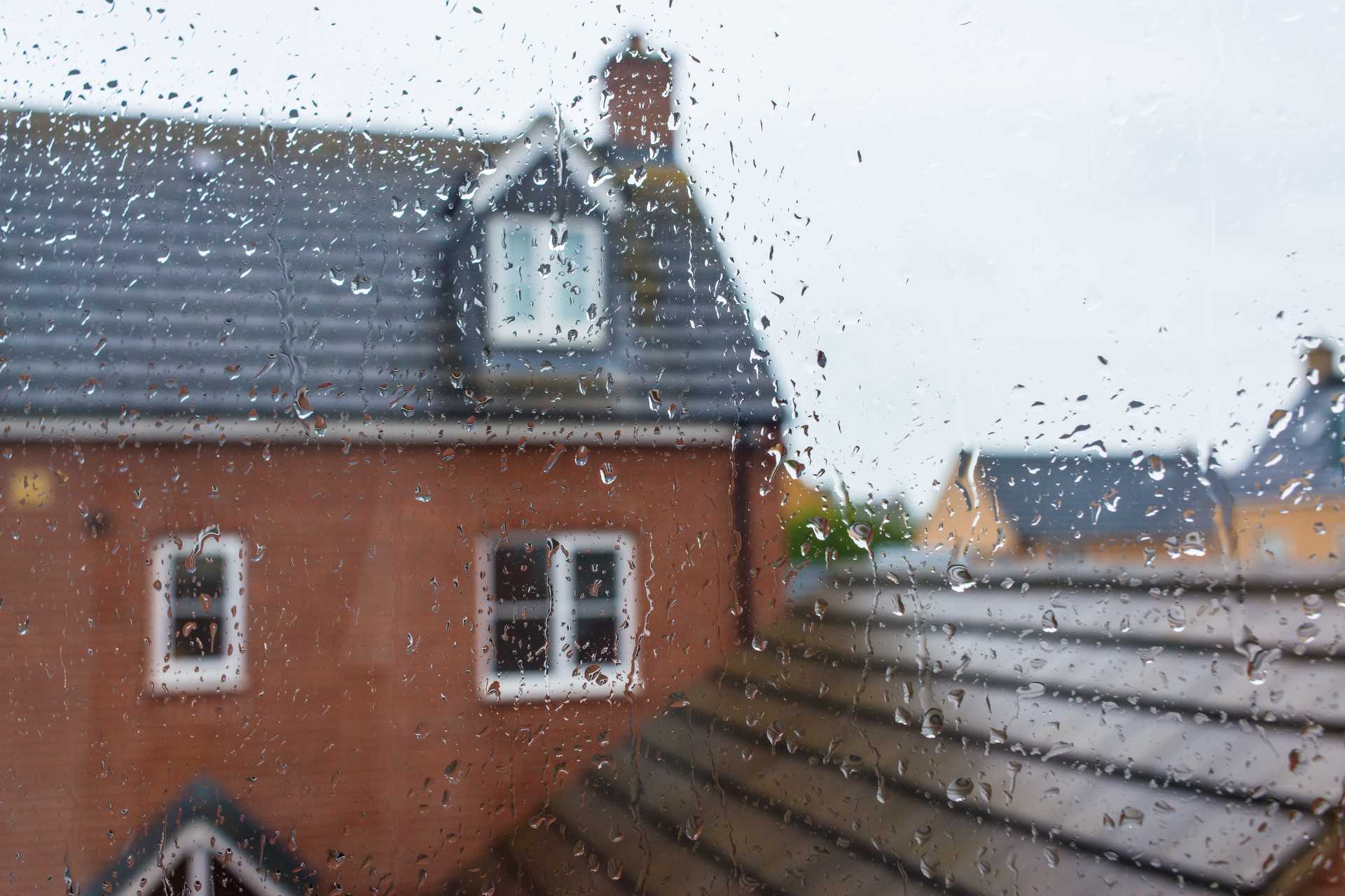 Spring Showers and Structural Safety: Fortifying Your Roof and Siding Against May Downpours